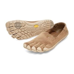 Vibram CVT Hemp FiveFingers Size 8.5  Khaki Color